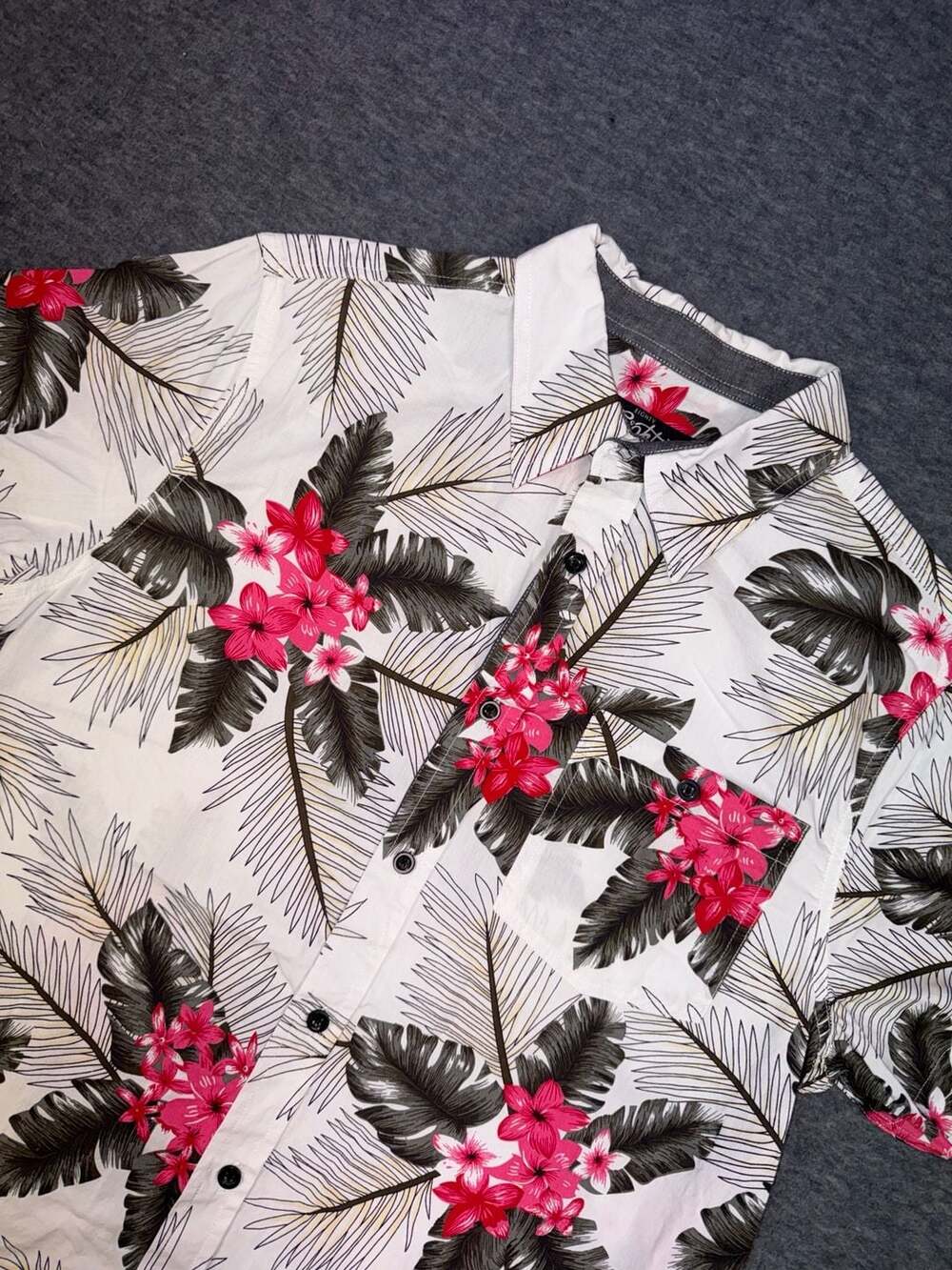 Eighty Eight Brand Men's Tropical Floral Short Sleeve Button Down Shirt Size M